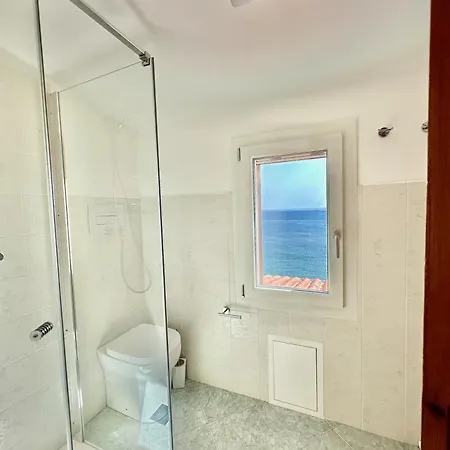 Giu Mar 2 Jennas Apartment