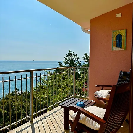 Giu Mar 2 Jennas Apartament